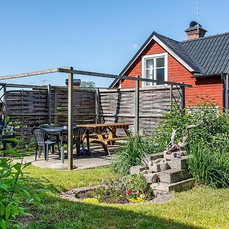 Simple Little Cottage In A Cozy Courtyard In Vimmerby Esterno foto